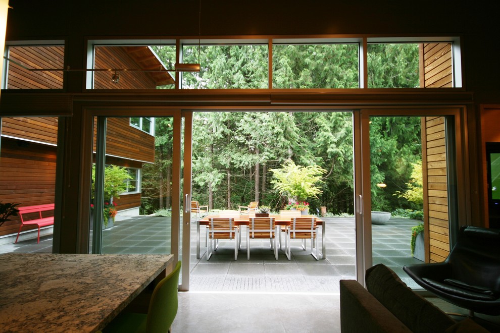 Contemporary patio in Vancouver.