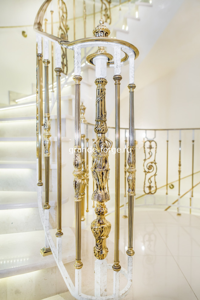 Лестница, латунное ограждение, фабрика Grande forge (Франция), коллекция Royal