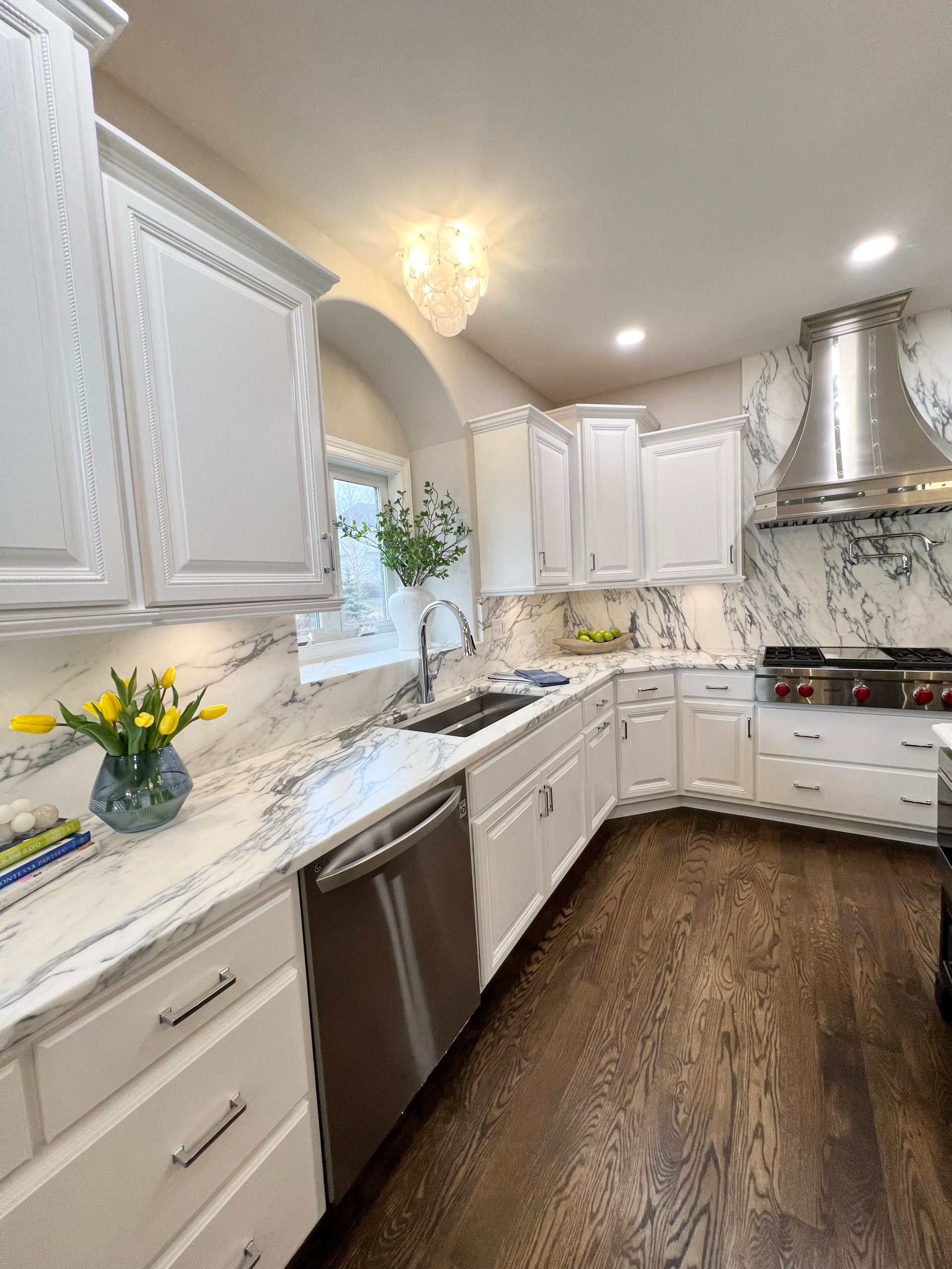 Beautiful and Timeless White Kitchen