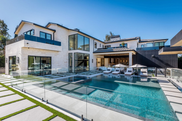 4938 Rubio modern-pools