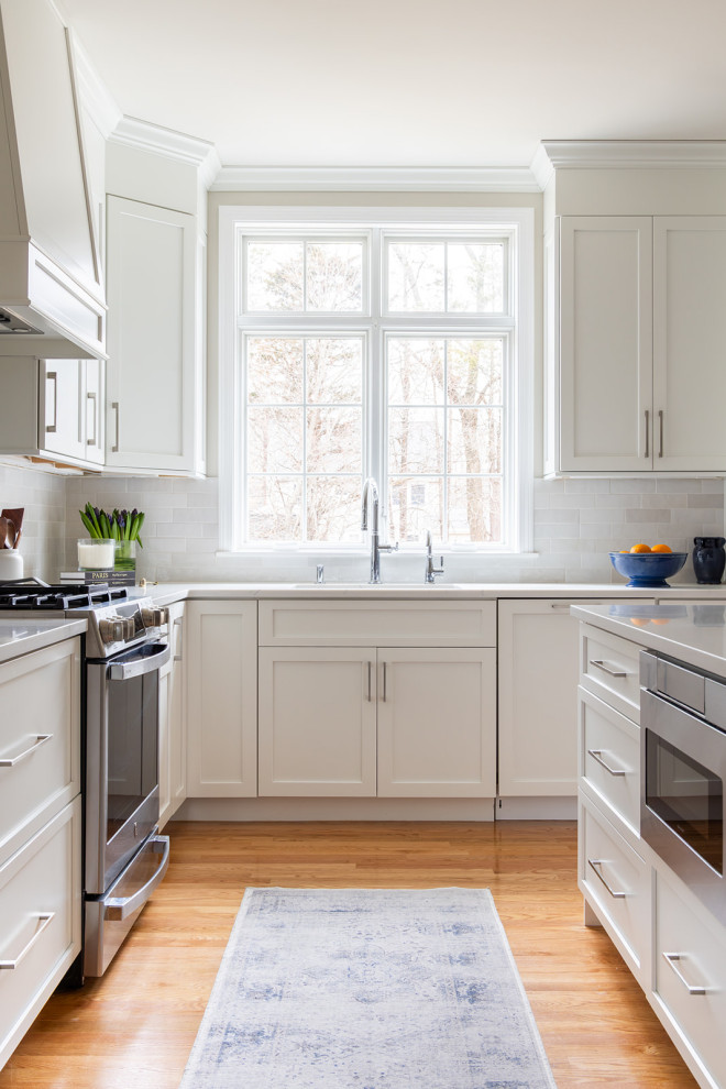 Example of a transitional kitchen design in Boston