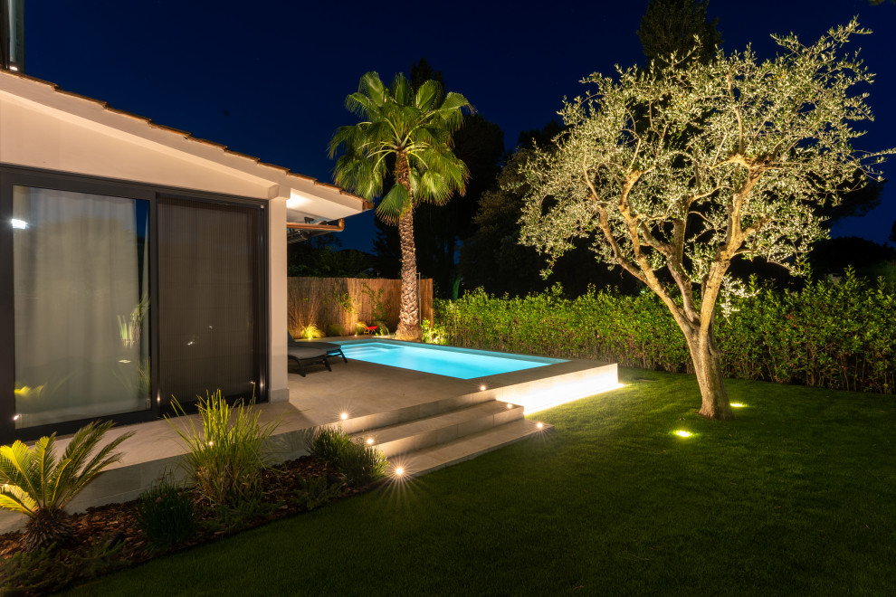 Villetta con piscina e progettazione illuminazione