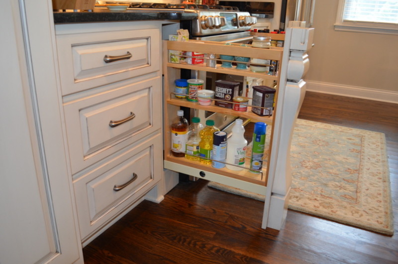 Transitional kitchen photo in Nashville
