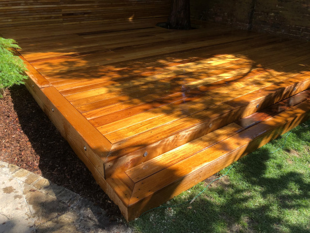 Iroko hardwood deck contemporary-traedaeck