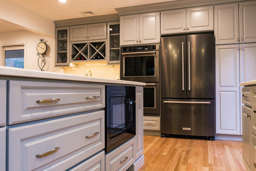 Inspiration for a transitional kitchen remodel in Providence