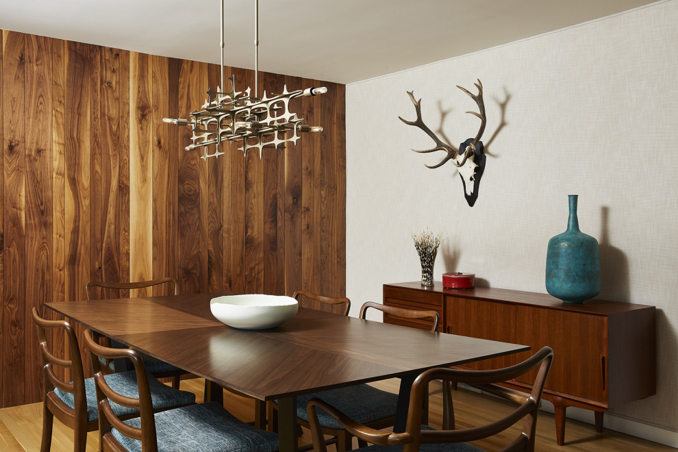 Photo of a mid-sized midcentury dining room in Minneapolis.