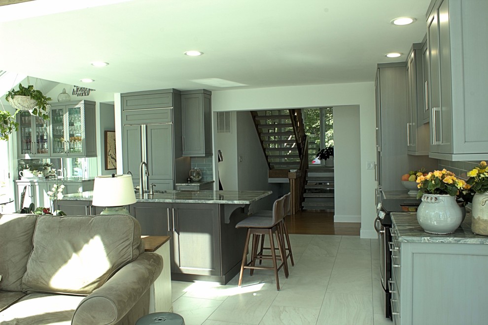 Kitchen - transitional kitchen idea in Baltimore