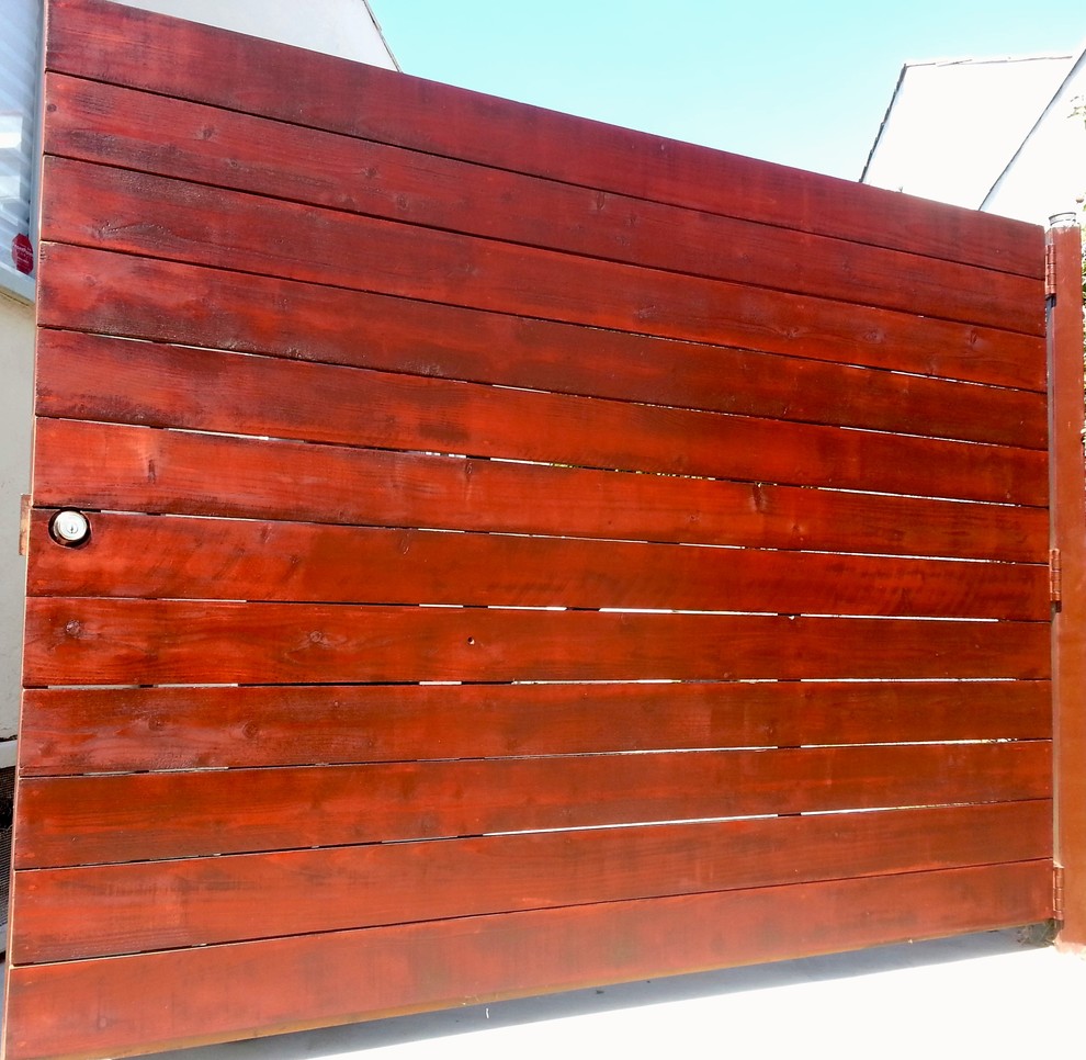 Horizontal Gate - Driveway, Culver City - Contemporary ...