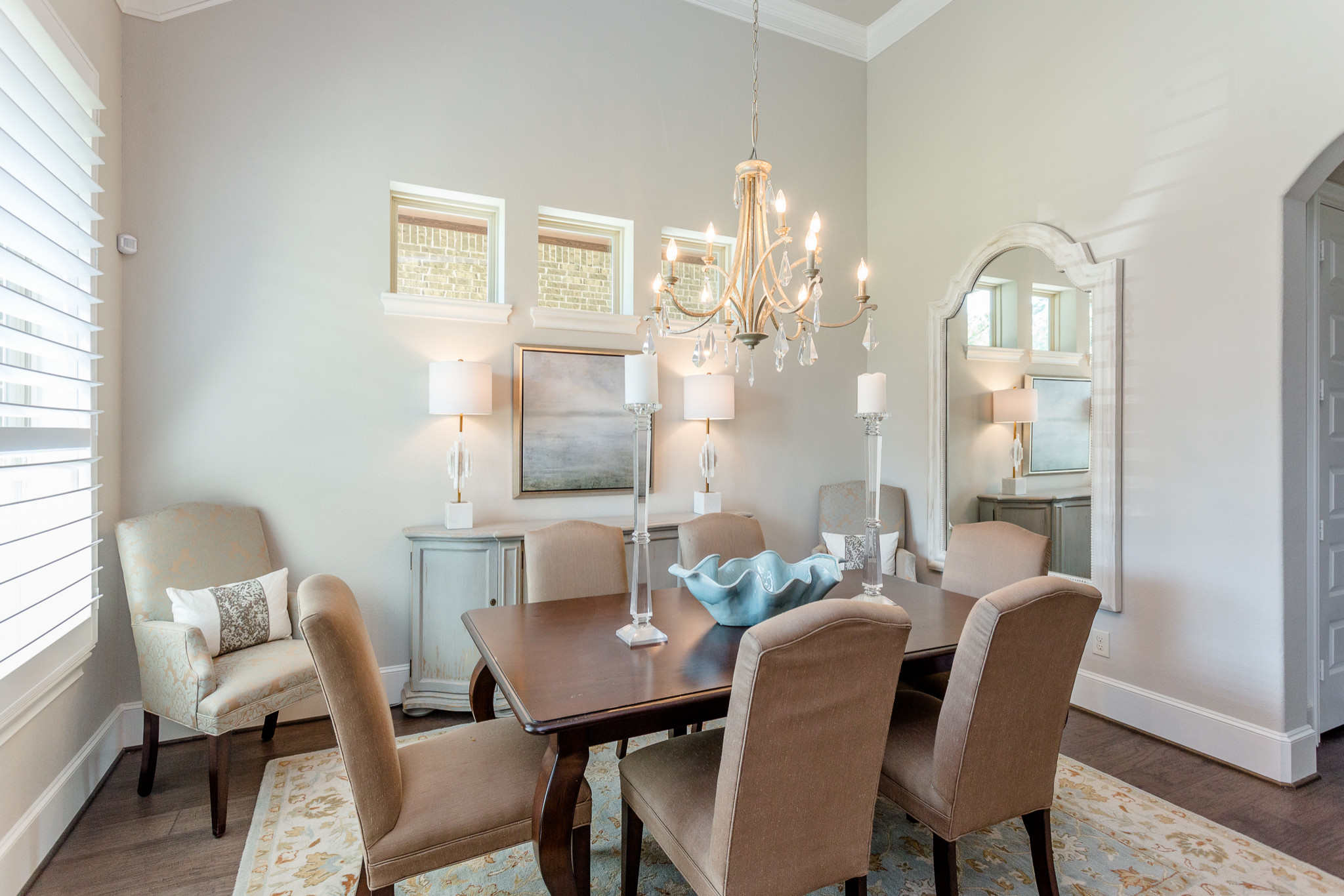 30 Small Dining Room Ideas to Maximize Your Space, image size:2048x1366