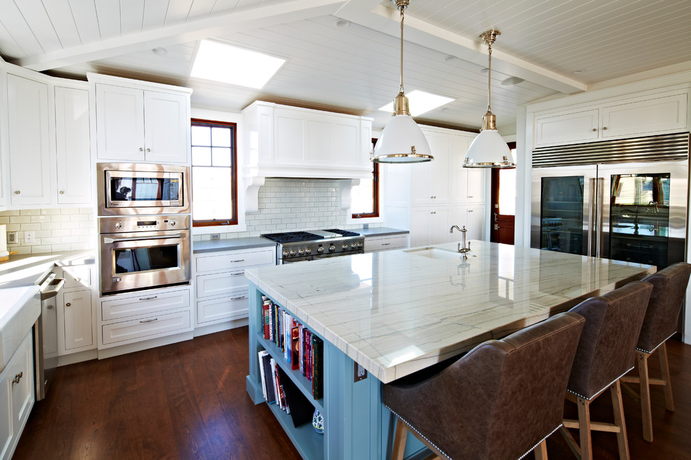Photo of a beach style kitchen in Los Angeles.