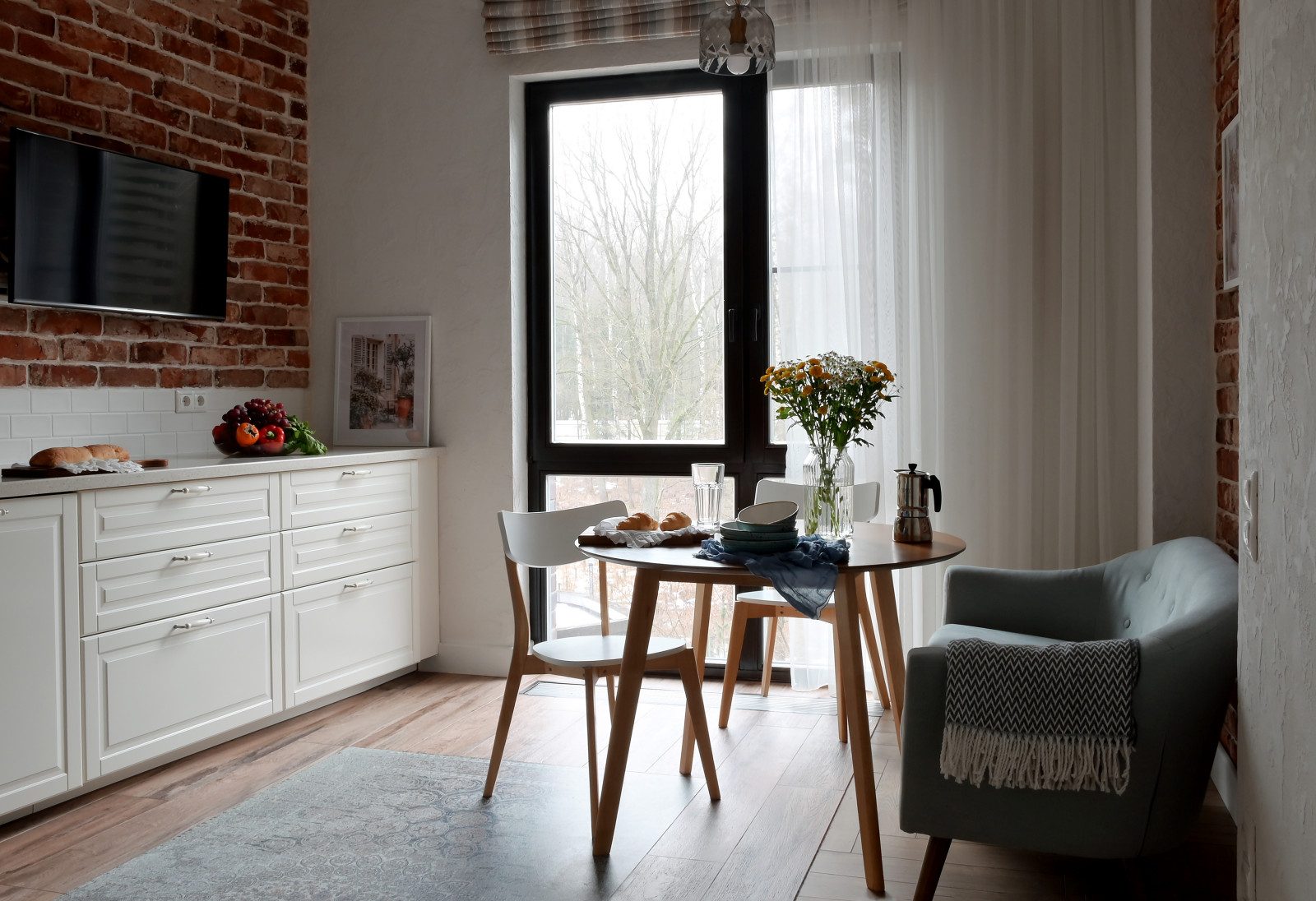 Просторная квартира с природными мотивами