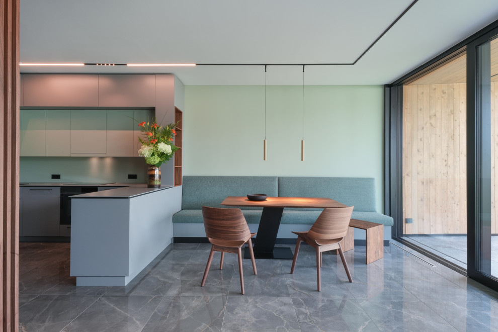 Modernes Esszimmer in Sonstige