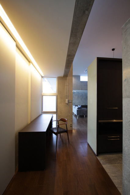 うるま市の家 minimalistisch-arbeitszimmer