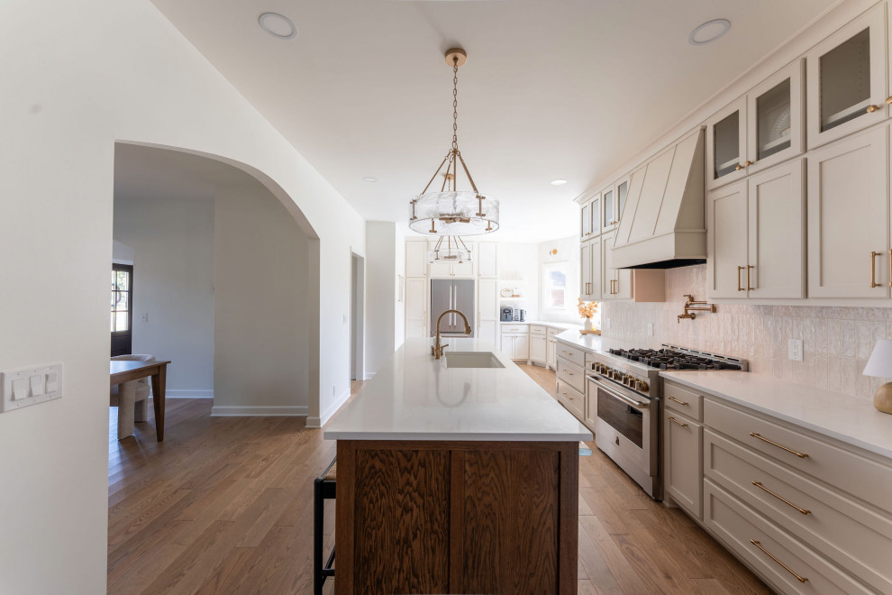 Contemporary Indian Lake Kitchen