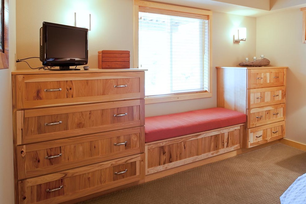 Hickory Custom Bedroom Set