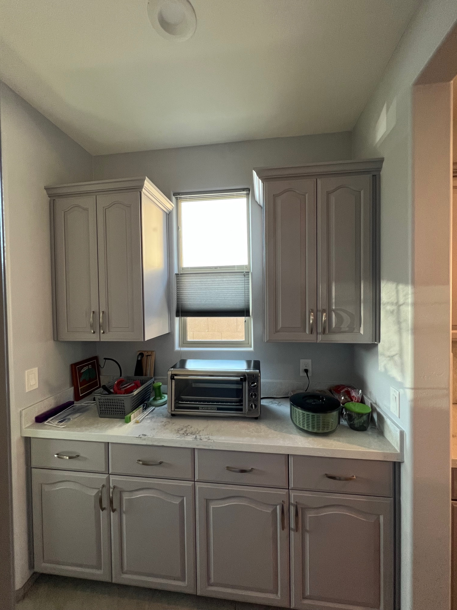Kitchen Reface and Butler Pantry Build and Quartz Countertops