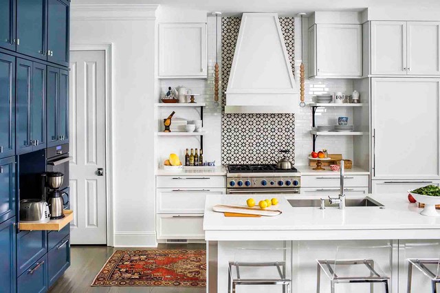Transitional Kitchen nyklassisk-koekken