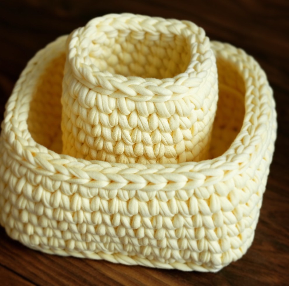 Вязаные корзинки