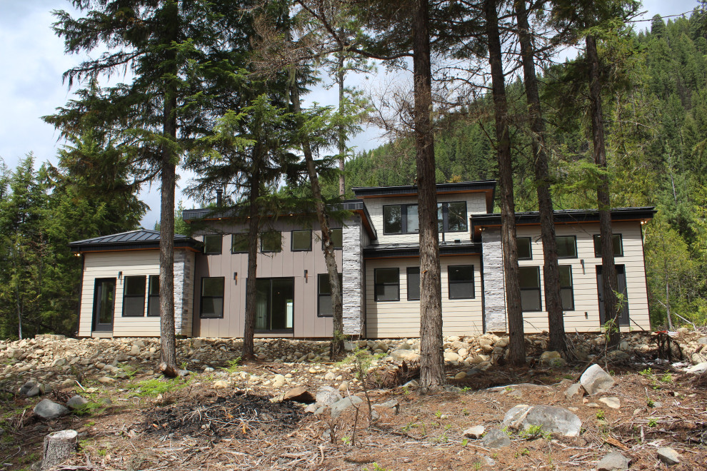 Yaak Home