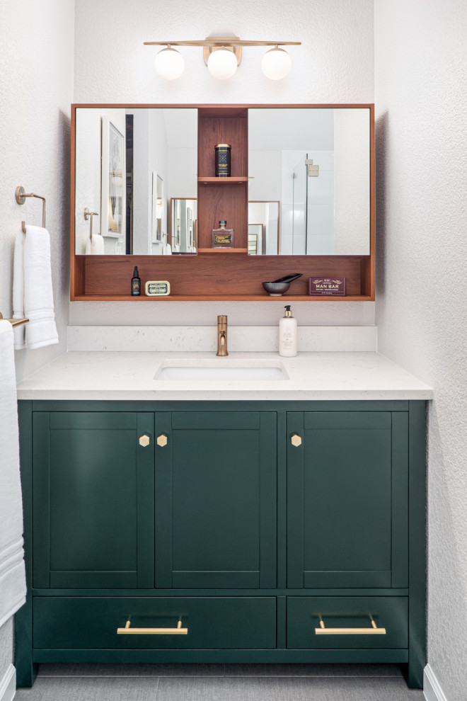 Example of a minimalist bathroom design in Austin