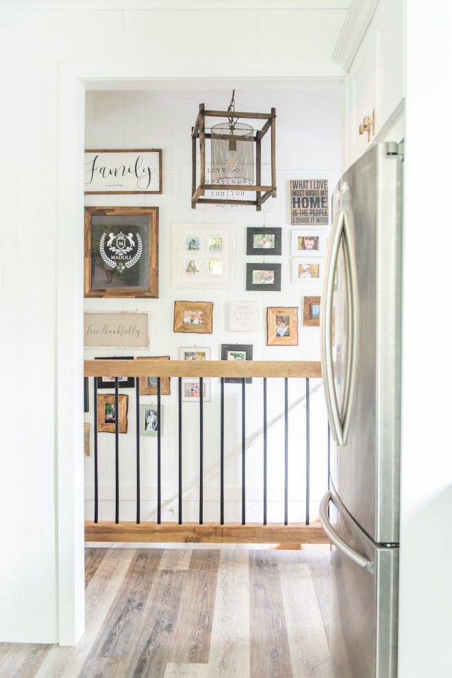 Inspiration for a transitional home design remodel in Toronto
