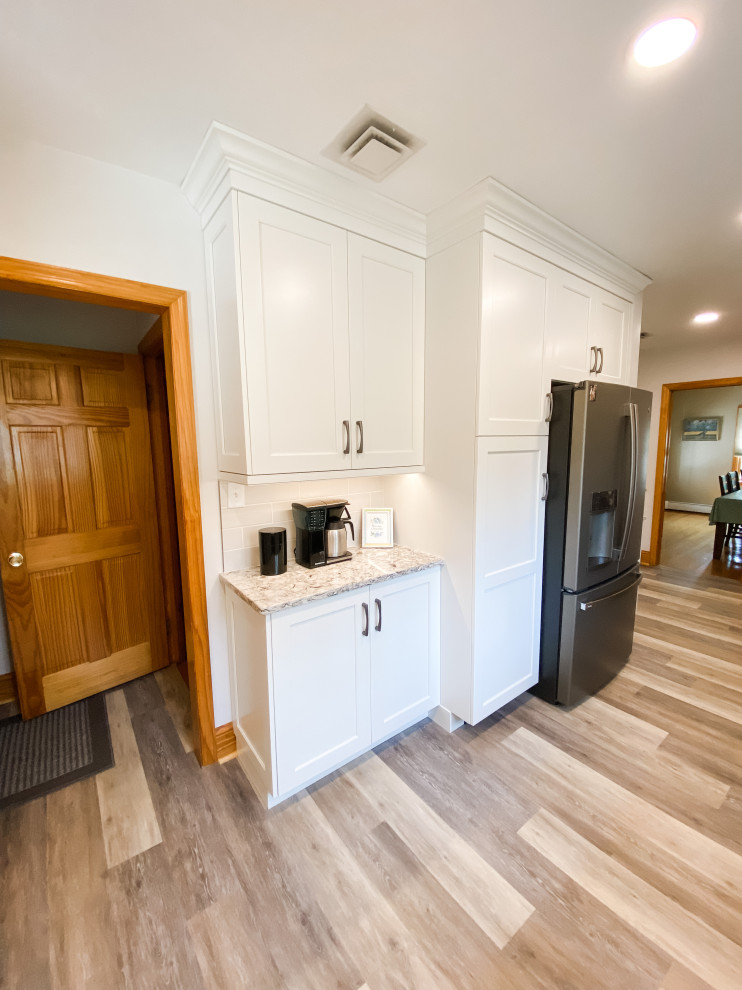 Transitional kitchen photo in Baltimore