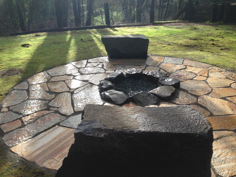 Design ideas for a rustic landscaping in Seattle.