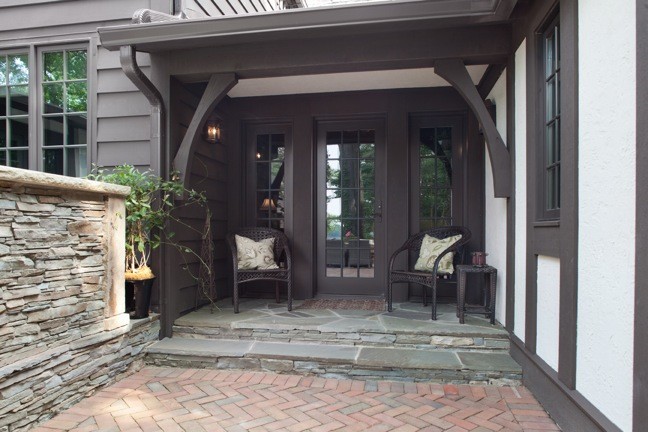 Inspiration for a traditional verandah in Cleveland.
