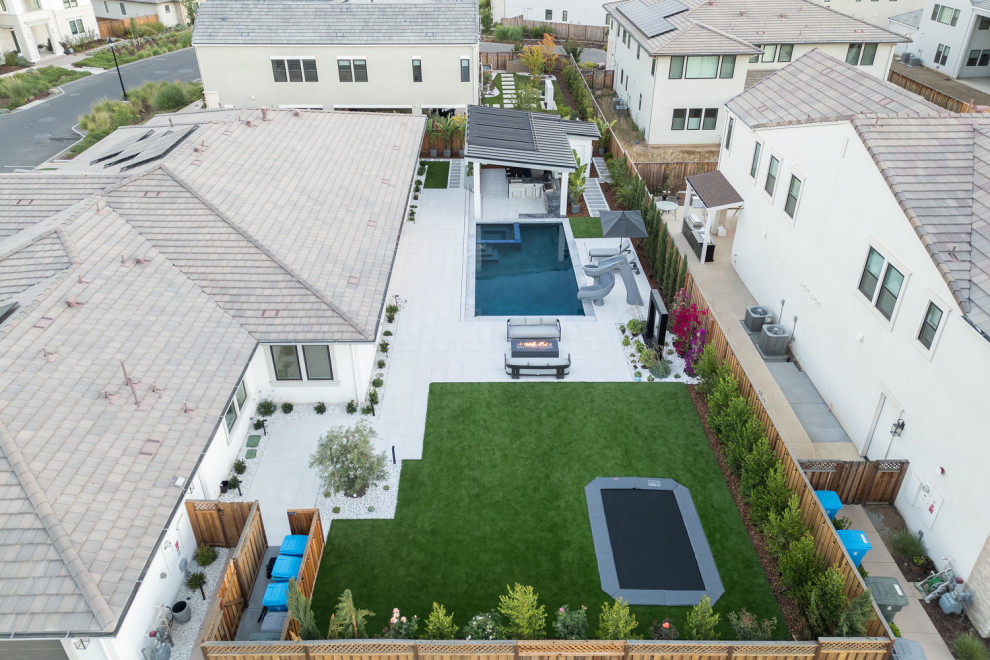 Borello Estates - Pool Party Place