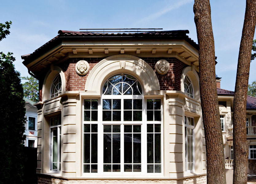 Комбинированная отделка загородного дома