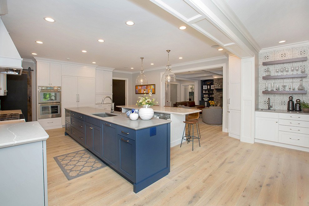 Kitchen - transitional kitchen idea in Cincinnati