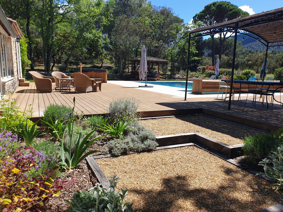 Jardin naturel sous les chênes