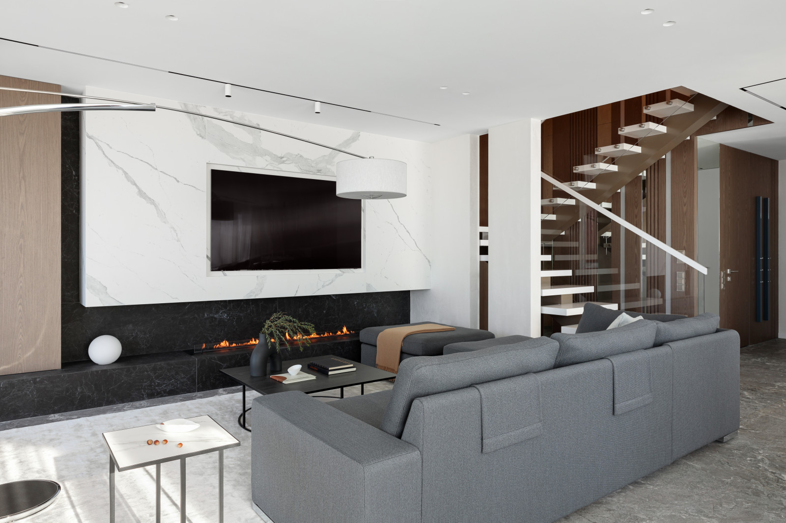 Двухуровневая квартира в пригороде Санкт-Петербурга