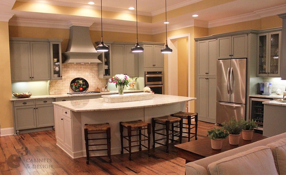 Kitchen - transitional kitchen idea in Charlotte