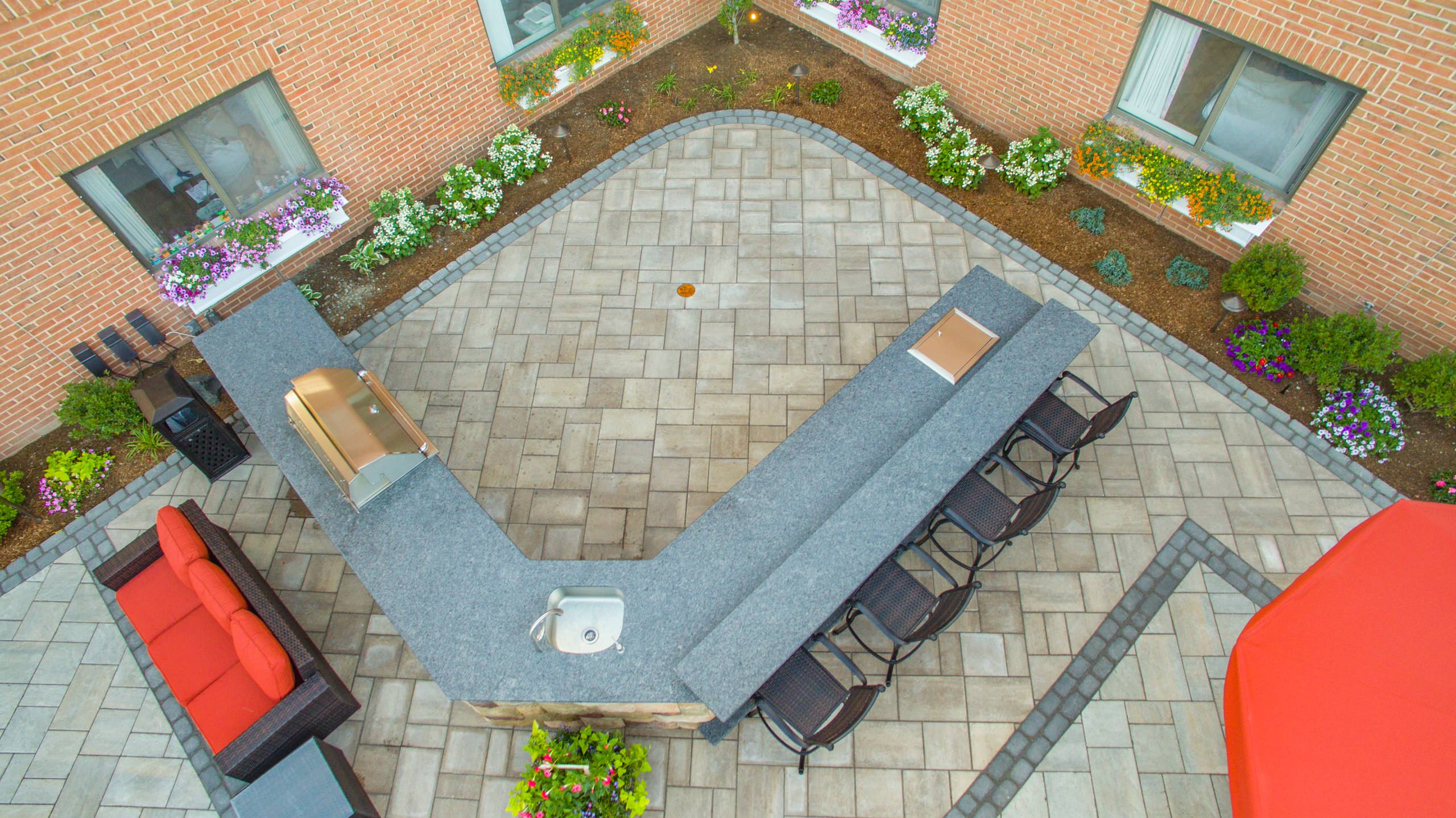 Wilmington, Massachusetts Courtyard