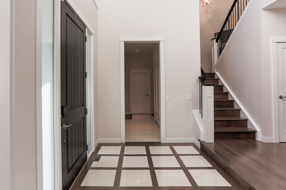 Entryway - transitional entryway idea in Calgary