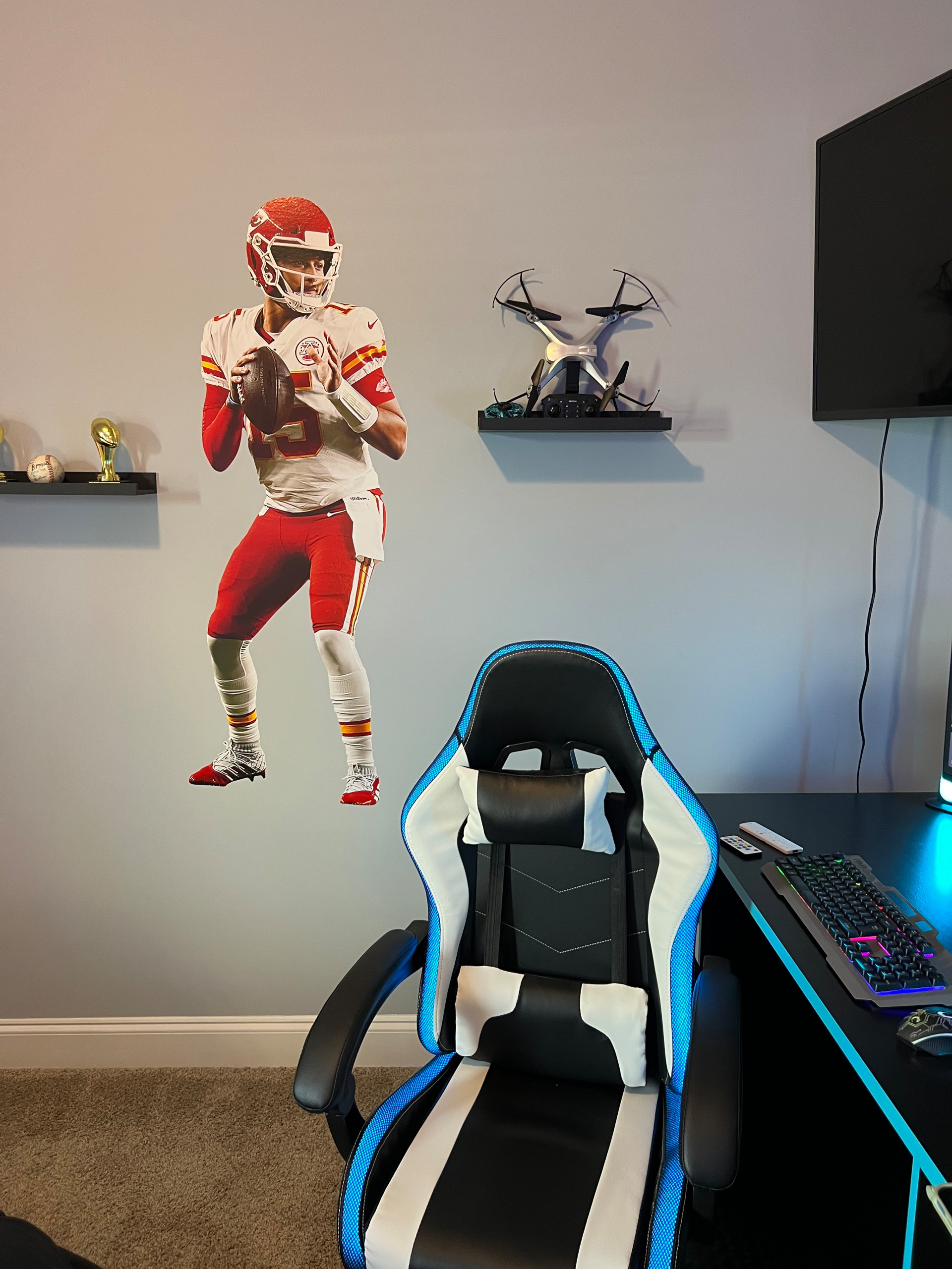 Gaming Chair & Wall Decal