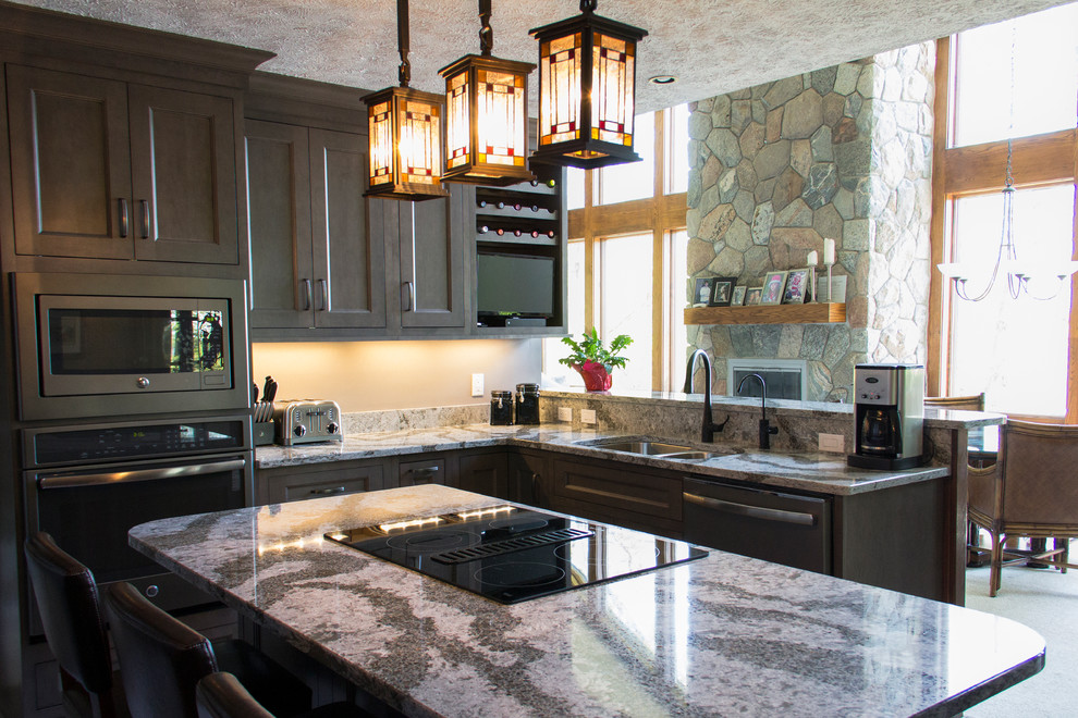 Kitchen - transitional kitchen idea