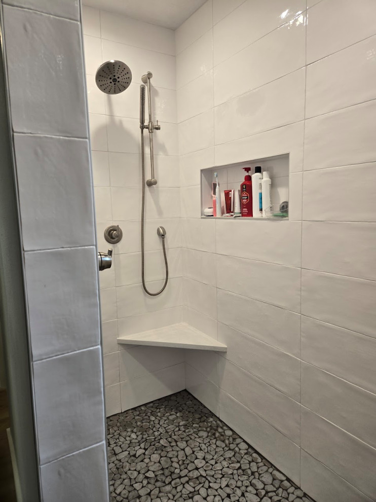 Gig Harbor Kitchen & Primary Bathroom
