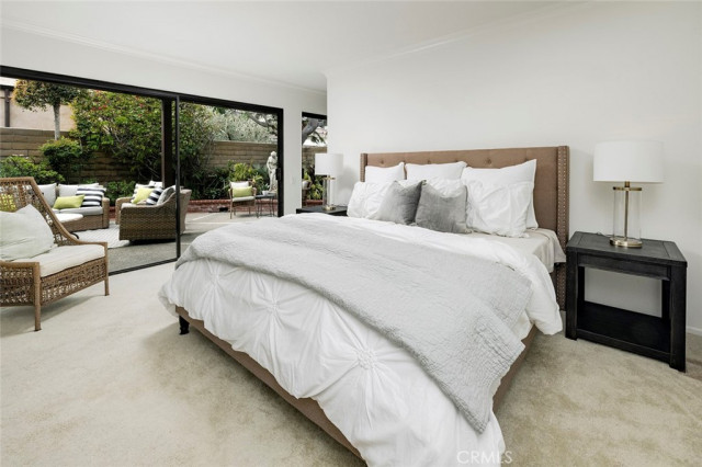 Staging Coastal Homes classico-camera-da-letto