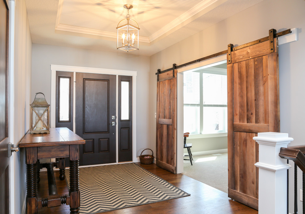 Entryway - transitional entryway idea in Minneapolis