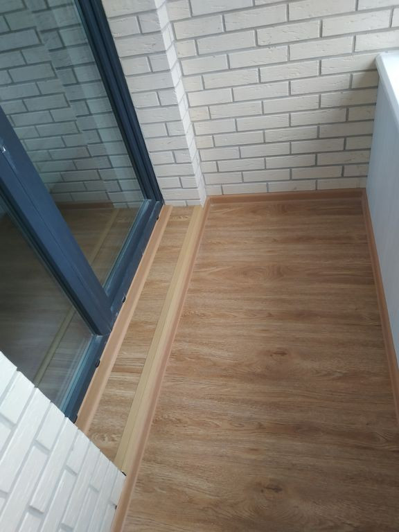 Замена остекления от застройщика и отделка лоджии