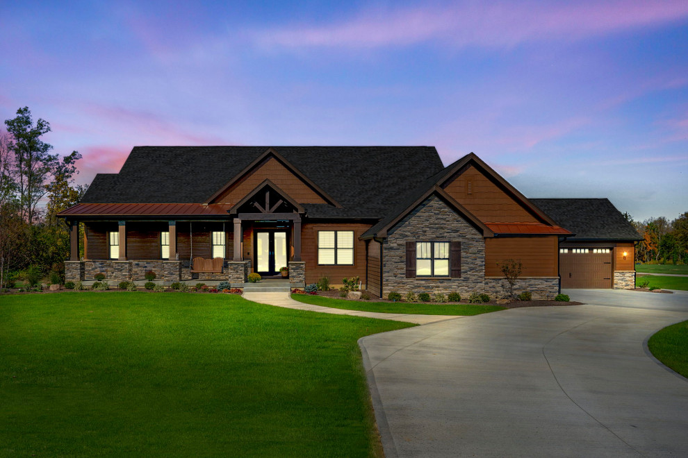 Inspiration for a rustic home design remodel in Cincinnati