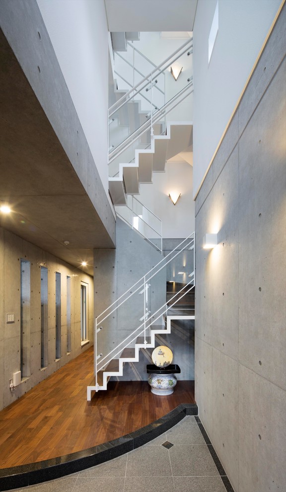 Design ideas for an industrial u-shaped staircase in Yokohama.