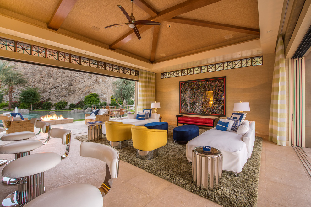 Example of a transitional home design design in Los Angeles