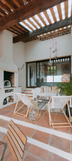 " Les &icirc;les " mediterranean-courtyard