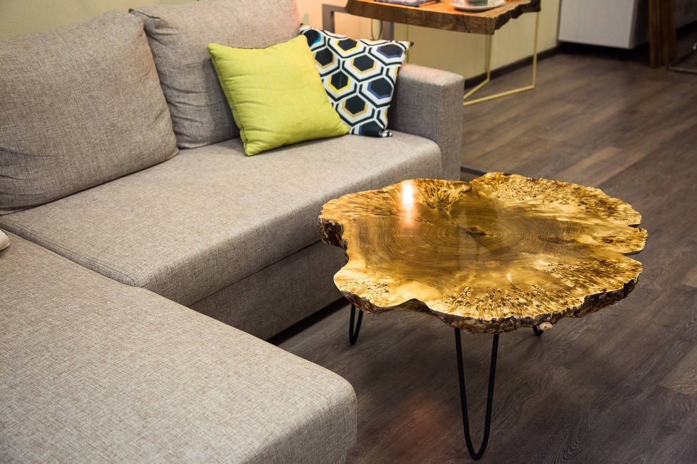 Журнальный стол из спила Тополя