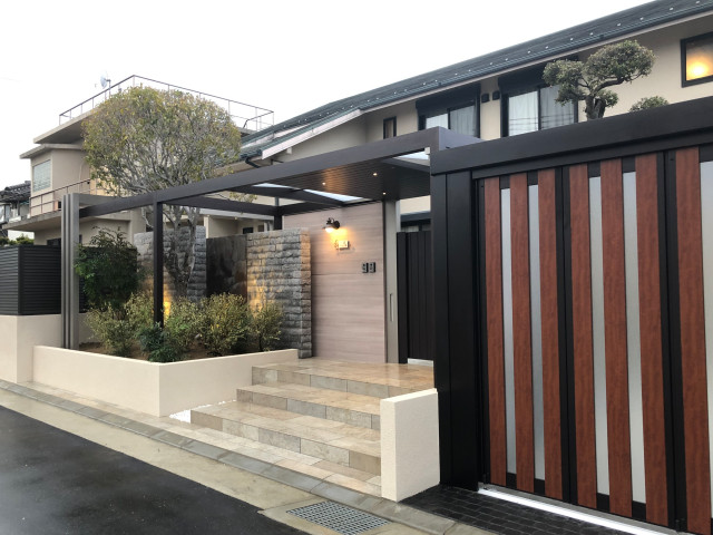 高級感ある門周り japones-fachada
