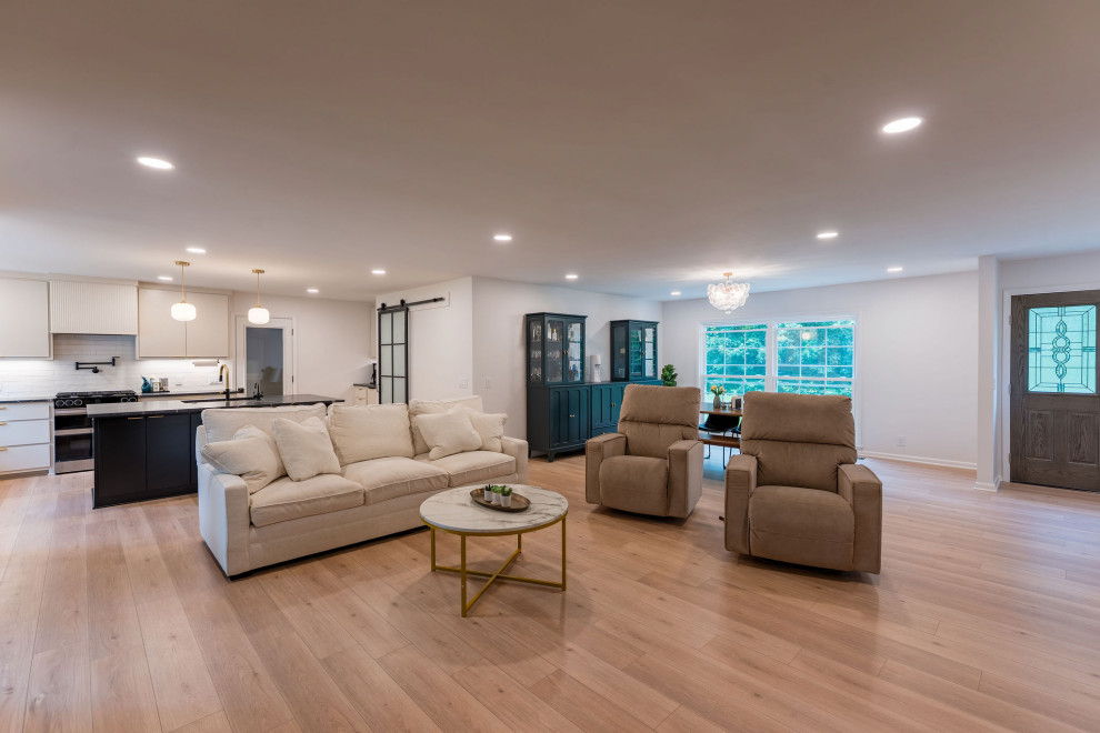 Modern Kitchen and Laundry Room