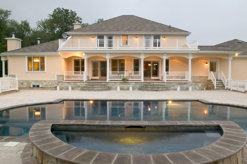 This is an example of a contemporary pool in Philadelphia.